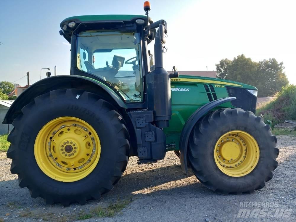 John Deere 7310 R Tractors