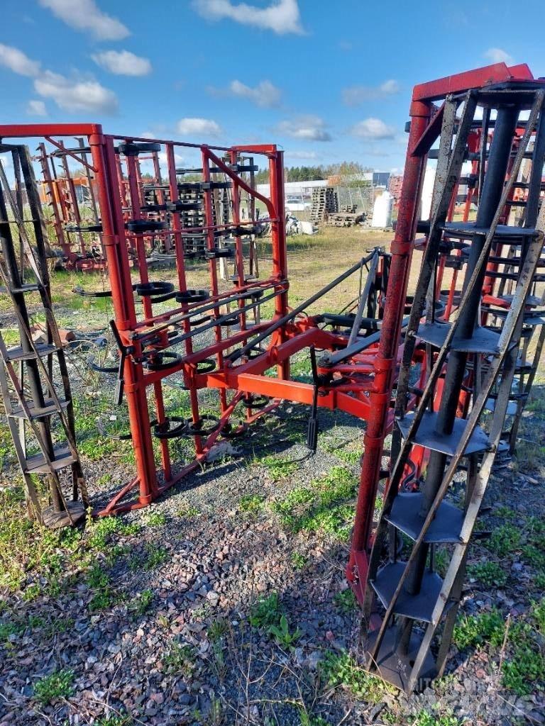 Potila SK 370 Harrows