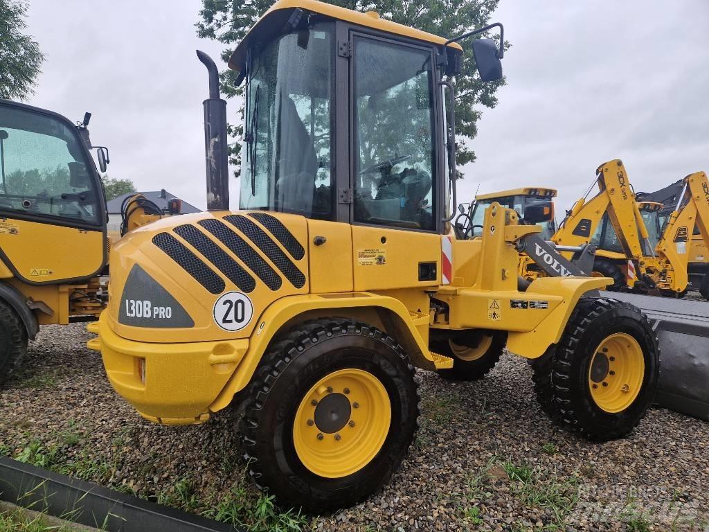 Volvo L 30 Wheel Loaders