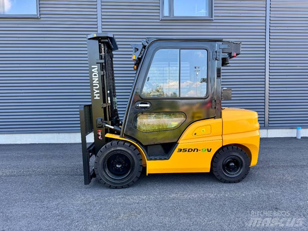 Hyundai 35DN-9V Diesel Forklifts
