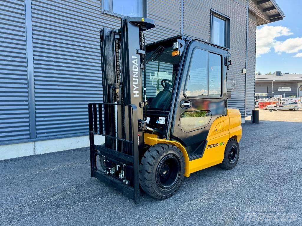 Hyundai 35DN-9V Diesel Forklifts