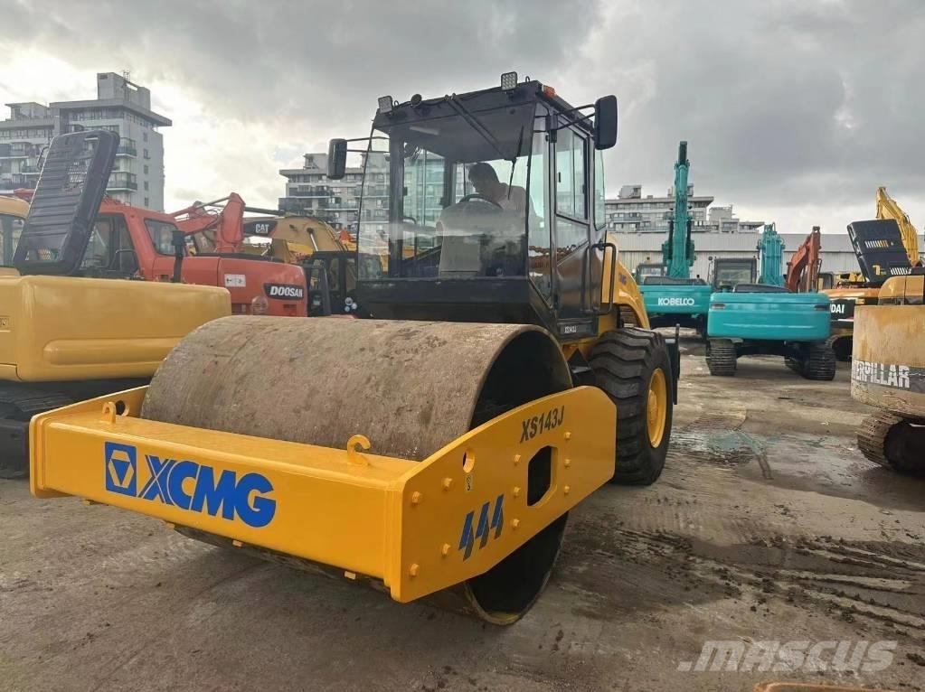 XCMG XS 243 J Single drum rollers