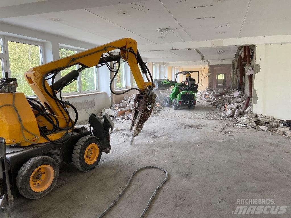 Brokk 250 Demolition
