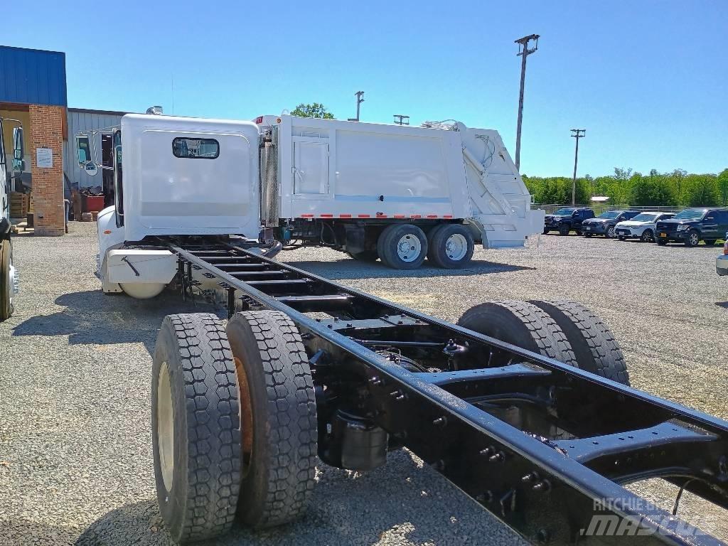 Peterbilt 335 Garbage Trucks / Recycling Trucks