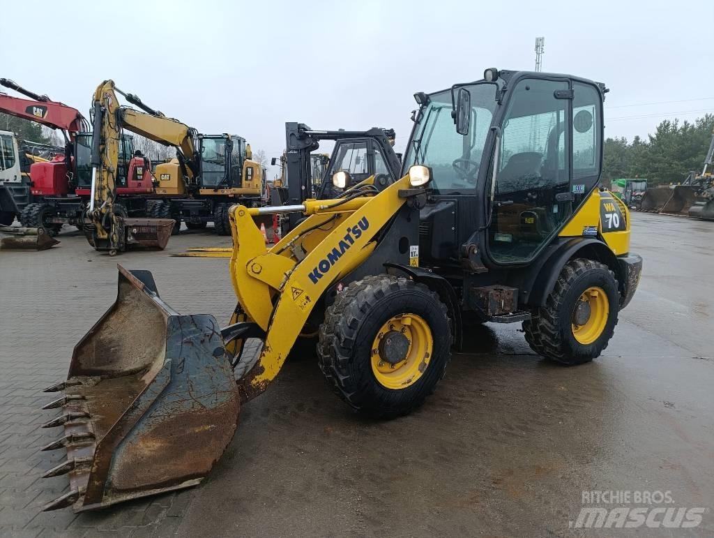 Komatsu WA70-7 Wheel Loaders