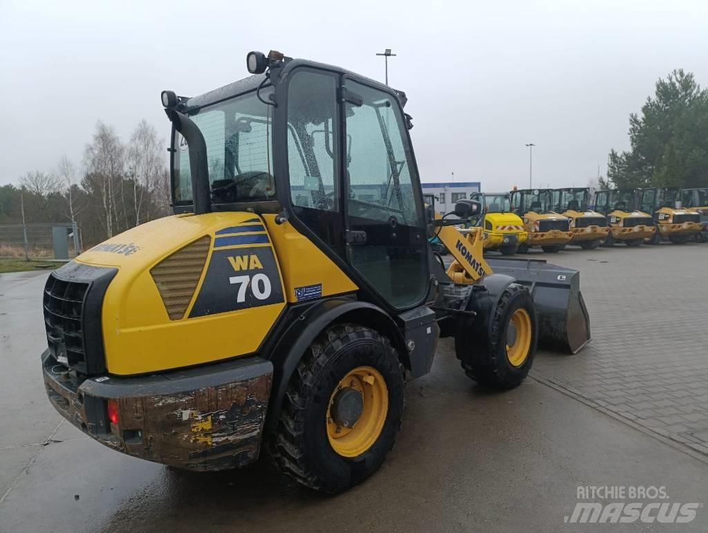 Komatsu WA70-7 Wheel Loaders