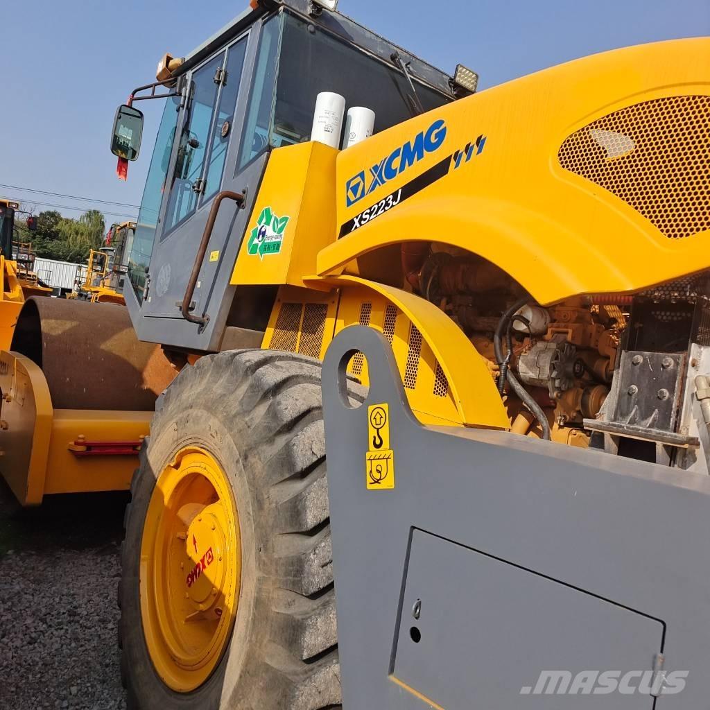 XCMG XS223J Single drum rollers