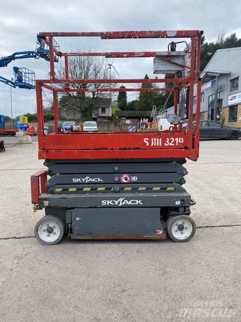 SkyJack SJ 3219 Scissor Lifts