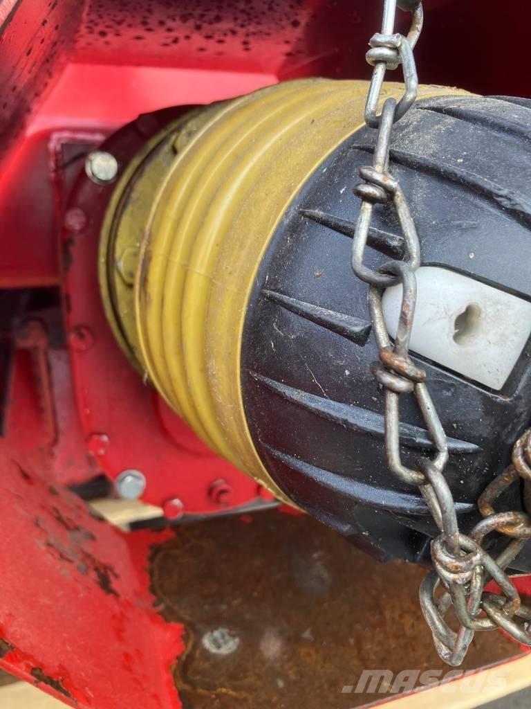  HUKI 260 Snow Blowers