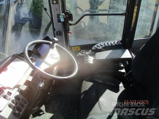 Komatzu WA 380 Wheel Loaders