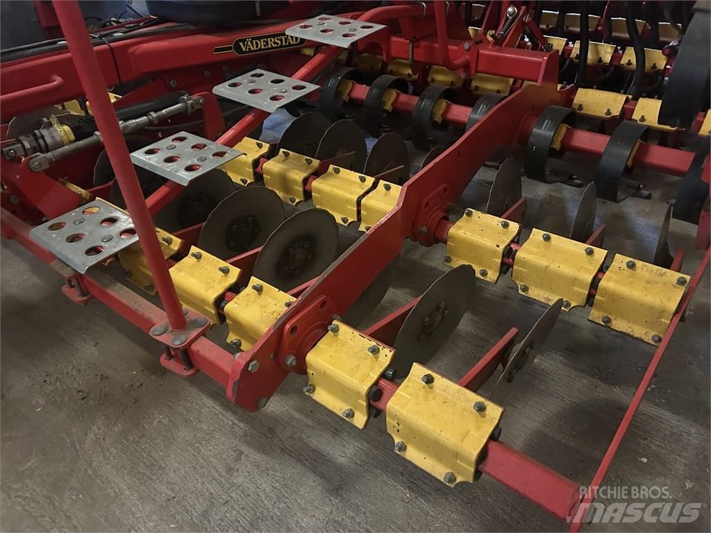 Väderstad Rapid400C Farm Drills