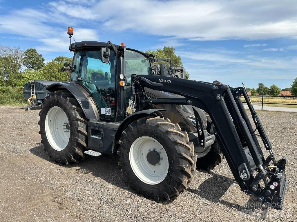 Valtra G 135 A Tractors