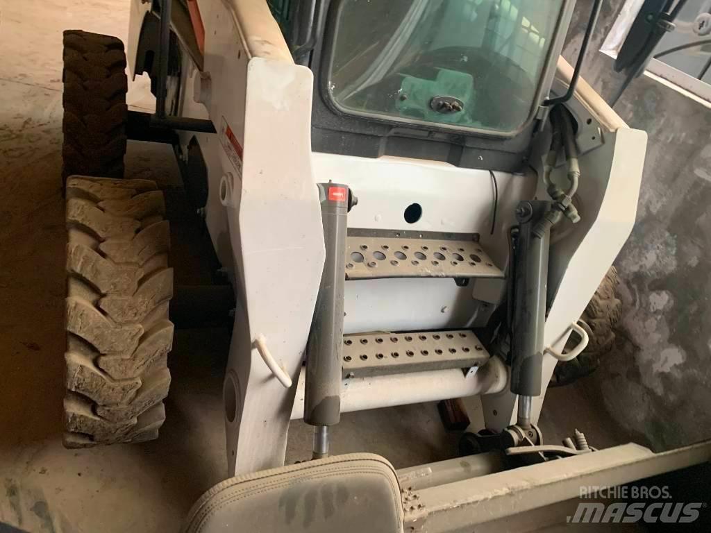 Bobcat S 300 Skid Steer Loaders