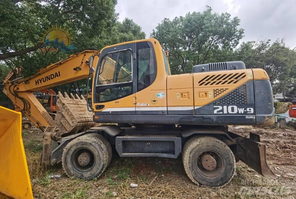 Hyundai R210W-9 Wheeled Excavators