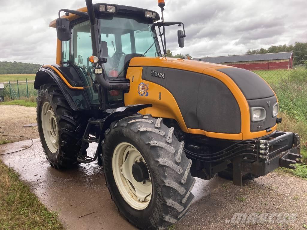 Valtra T 131 Tractors