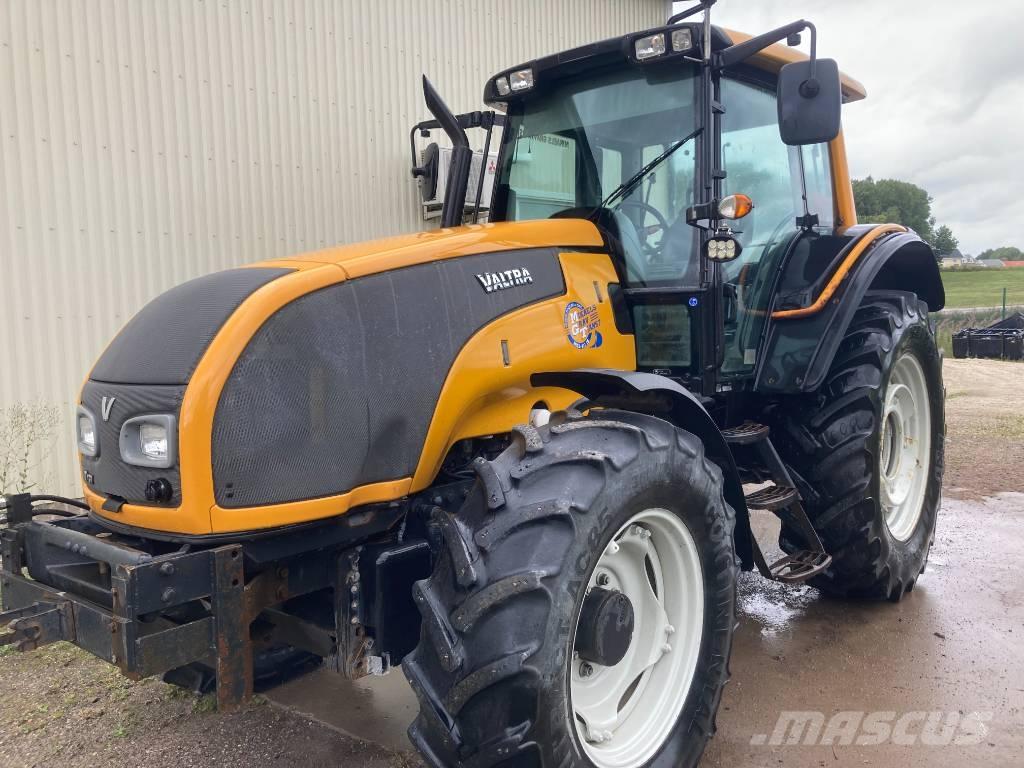 Valtra T 131 Tractors