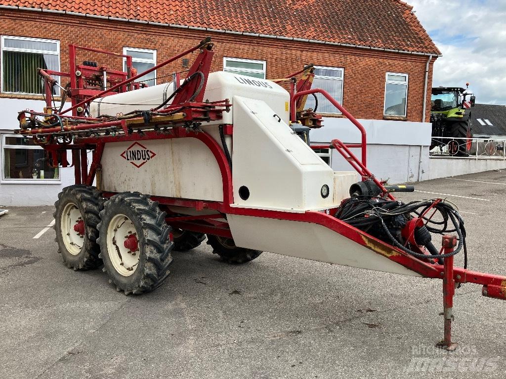 Lindus 4000 24 meter Trailed sprayers