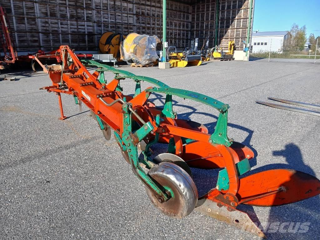 Kverneland A 8 Plows