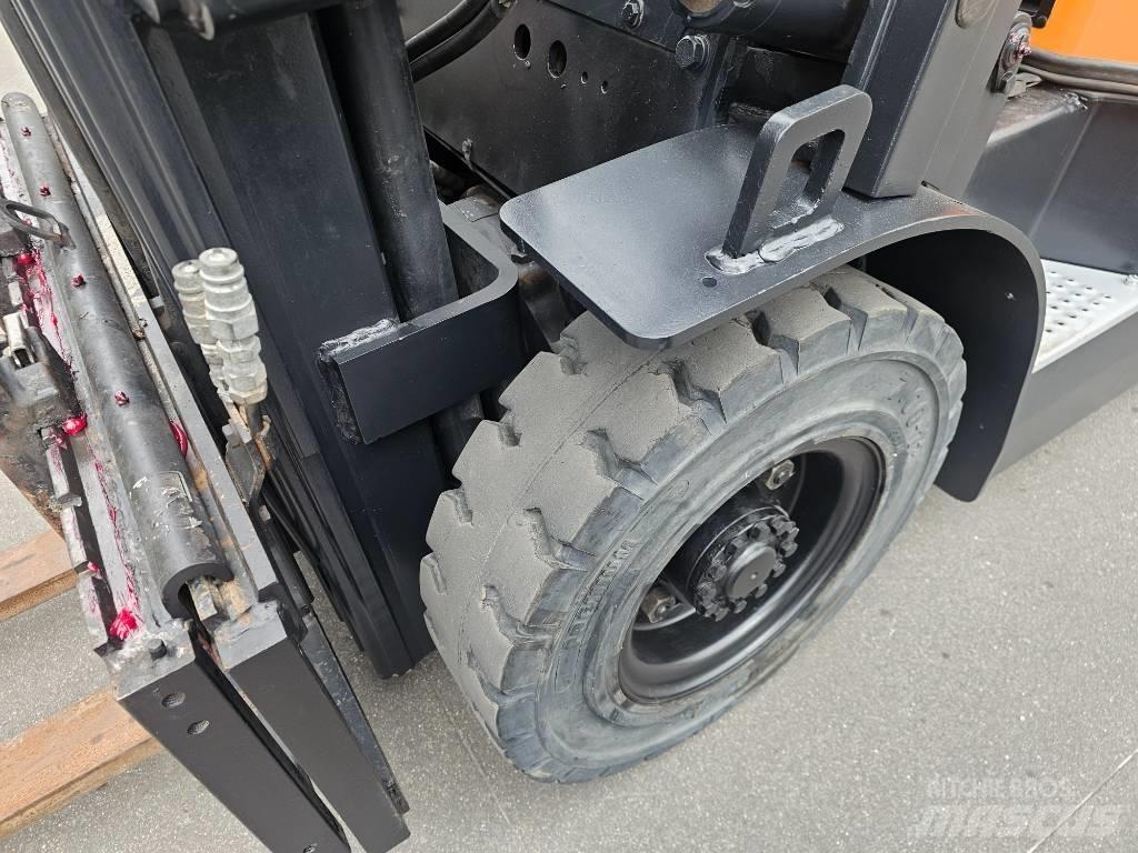 Doosan D 25 G Diesel Forklifts
