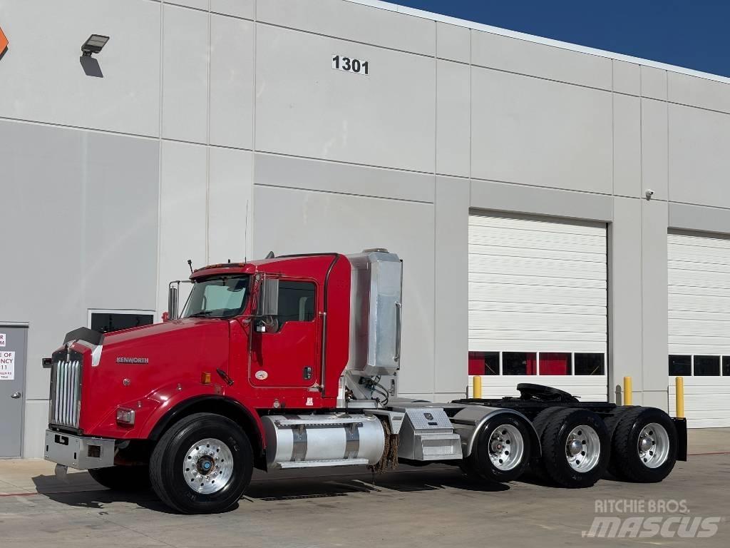 Kenworth T 800 Conventional Trucks / Tractor Trucks
