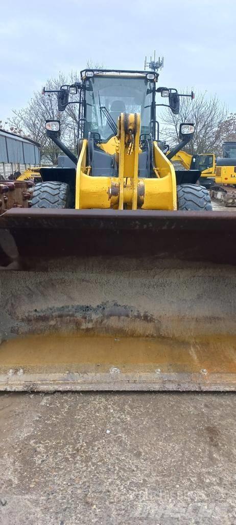 Komatsu WA 320 Wheel Loaders