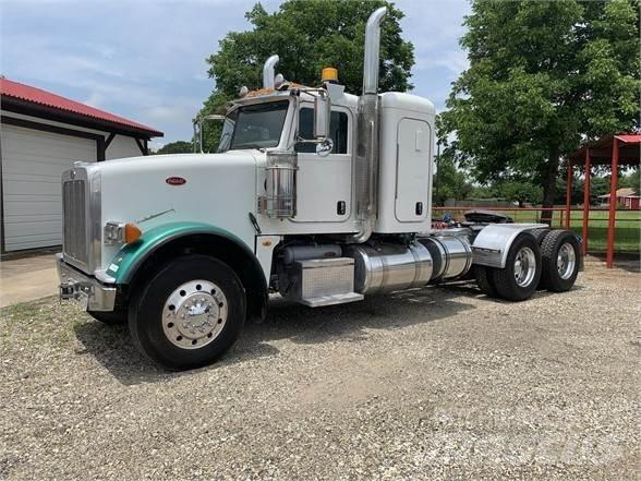 Peterbilt 367 Conventional Trucks / Tractor Trucks
