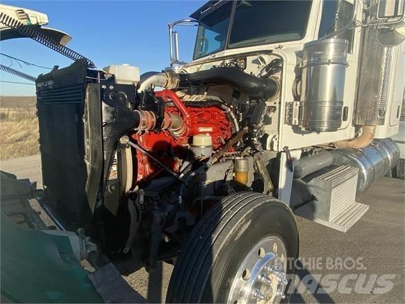 Peterbilt 367 Conventional Trucks / Tractor Trucks