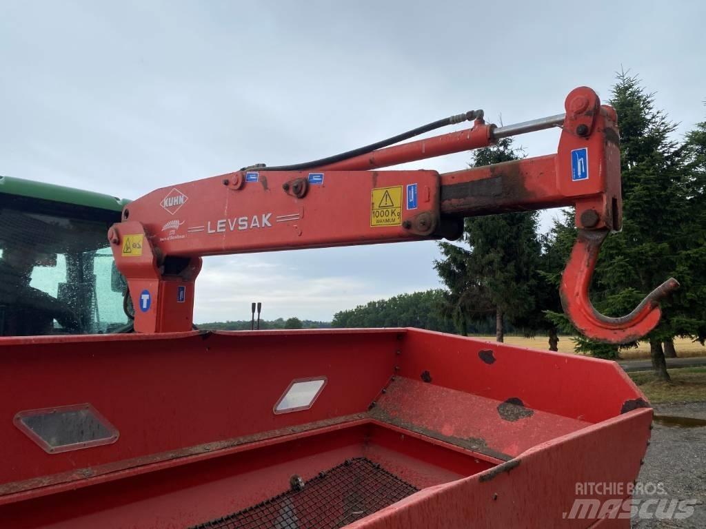 Kuhn M863 Mineral spreaders