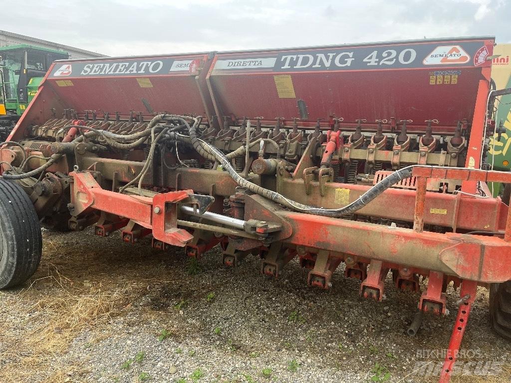 Semeato TNDG 420 Farm Drills