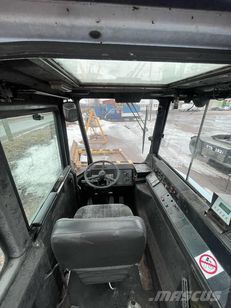 Sisu TRX181 Shunt Trucks