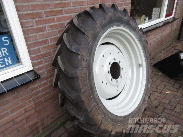 Michelin 13.6/38 Tires, wheels and rims