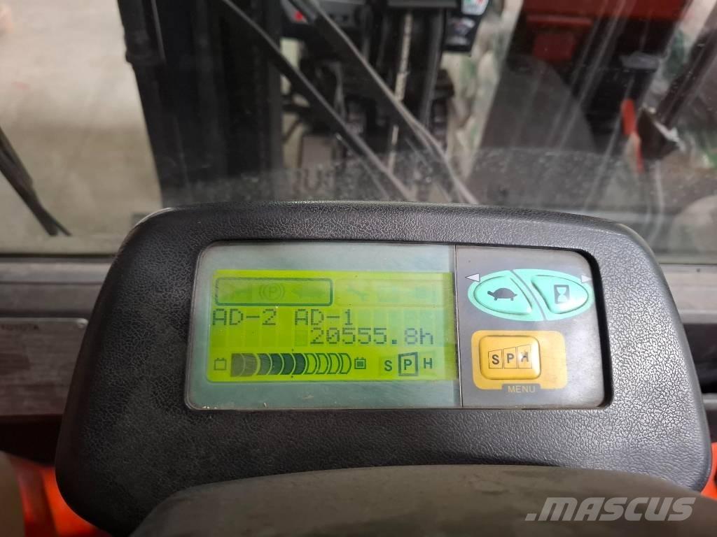 Toyota 75BMF18 Electric Forklifts