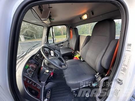 Freightliner M2 Conventional Trucks / Tractor Trucks