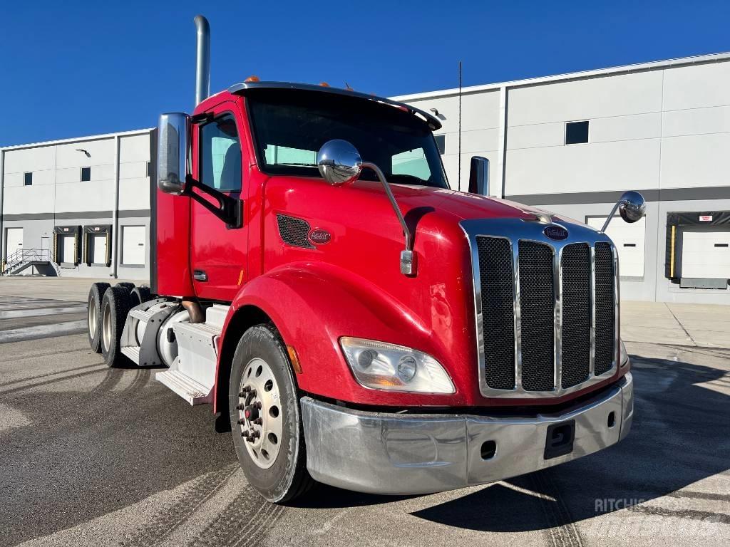 Peterbilt 579 Conventional Trucks / Tractor Trucks