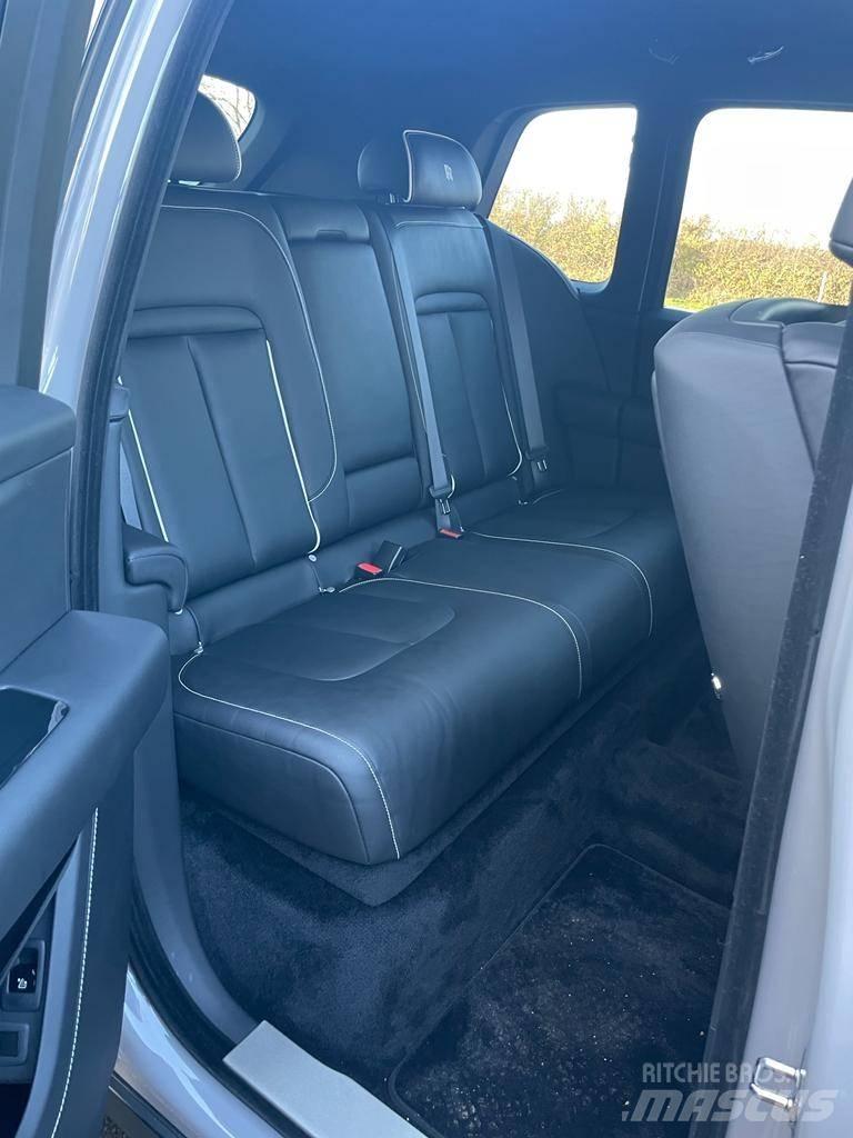 Rolls Royce Cullinan Automobiles / SUVS