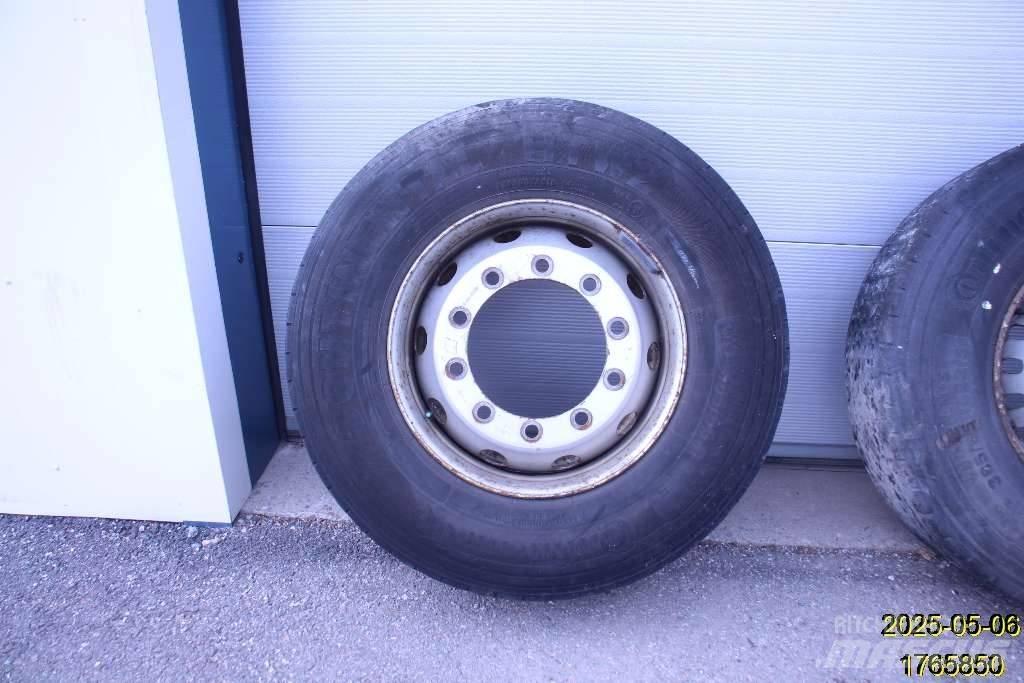  Entreprenad Däck Tires, wheels and rims