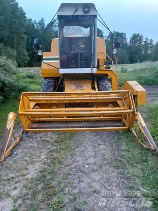 Sampo 580 Combine Harvesters