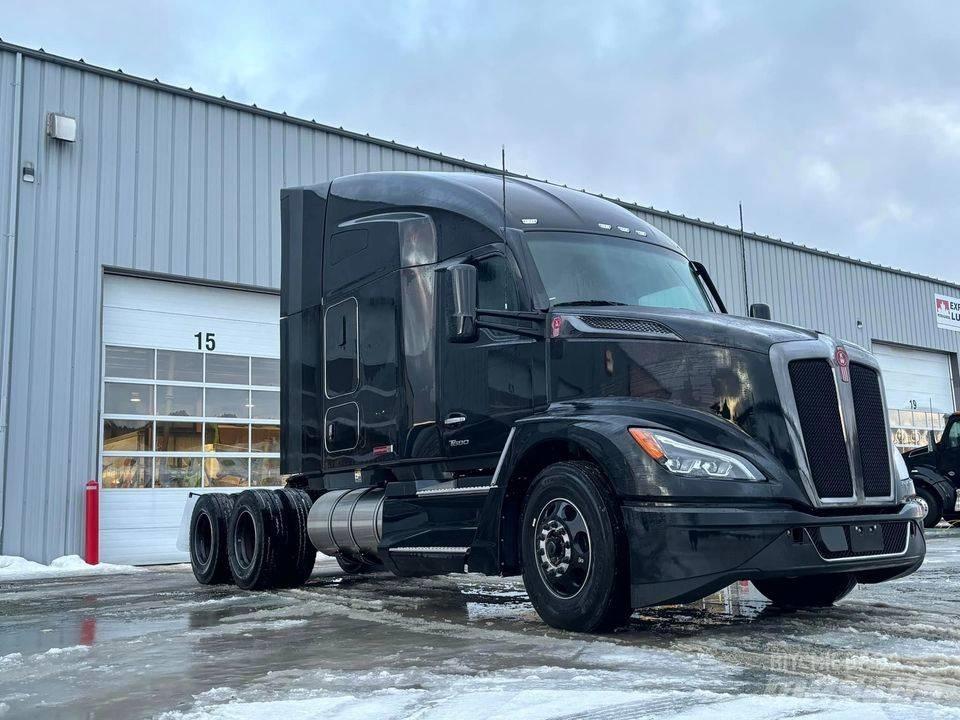 Kenworth T 680 Conventional Trucks / Tractor Trucks
