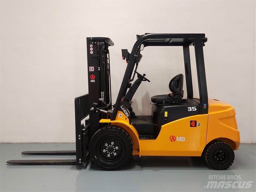 EFL353 Electric Forklifts