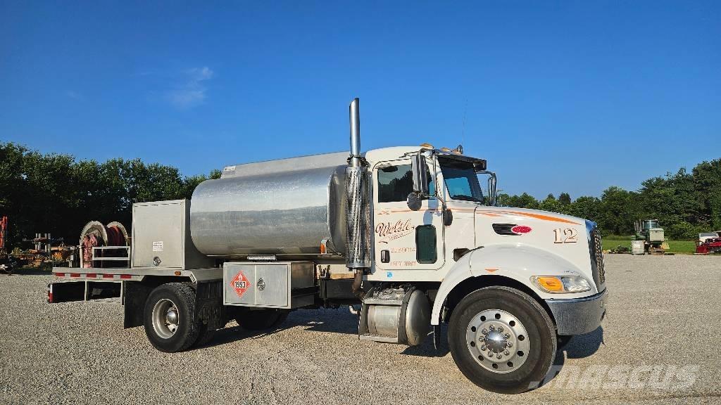 Peterbilt PB335 Tanker trucks