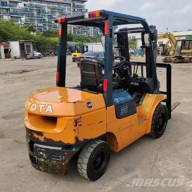 Toyota FD 30 Diesel Forklifts
