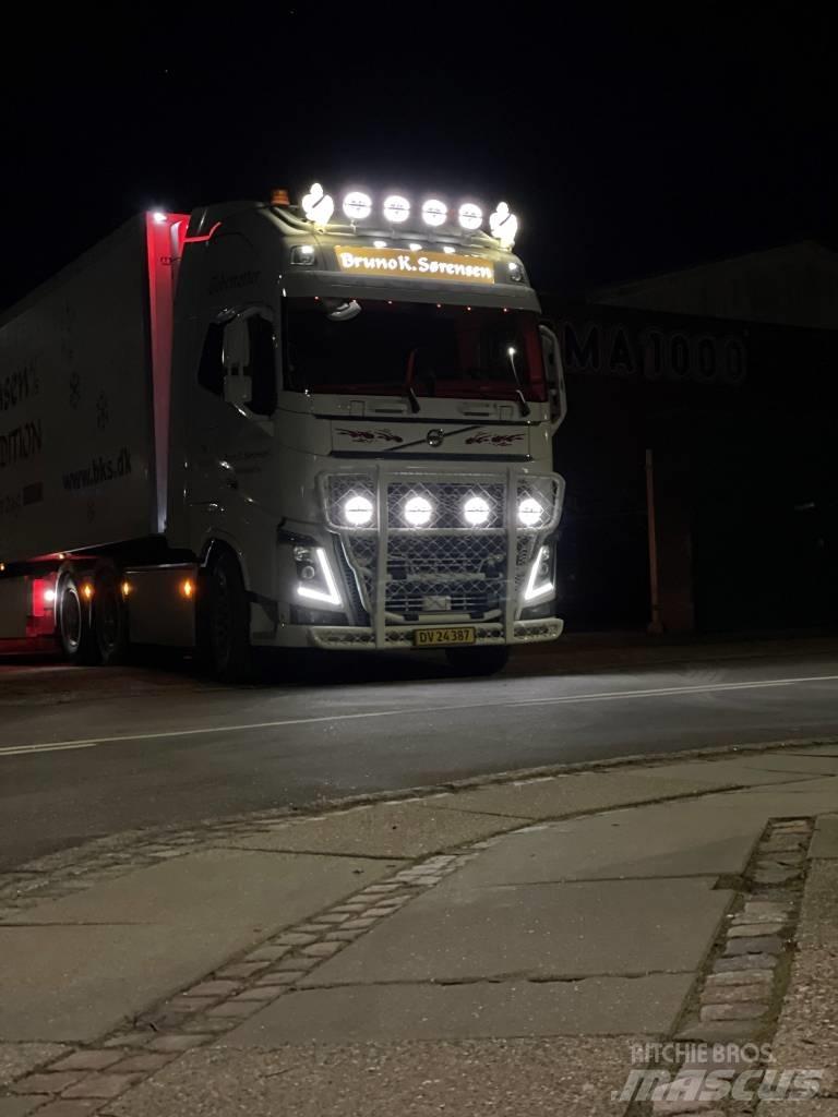 Volvo FH 16 550 Conventional Trucks / Tractor Trucks