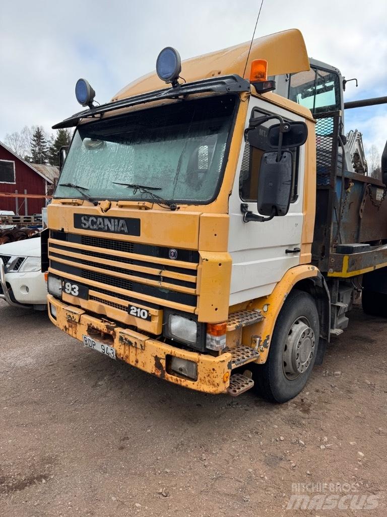 Scania P 82 H Skip loader trucks