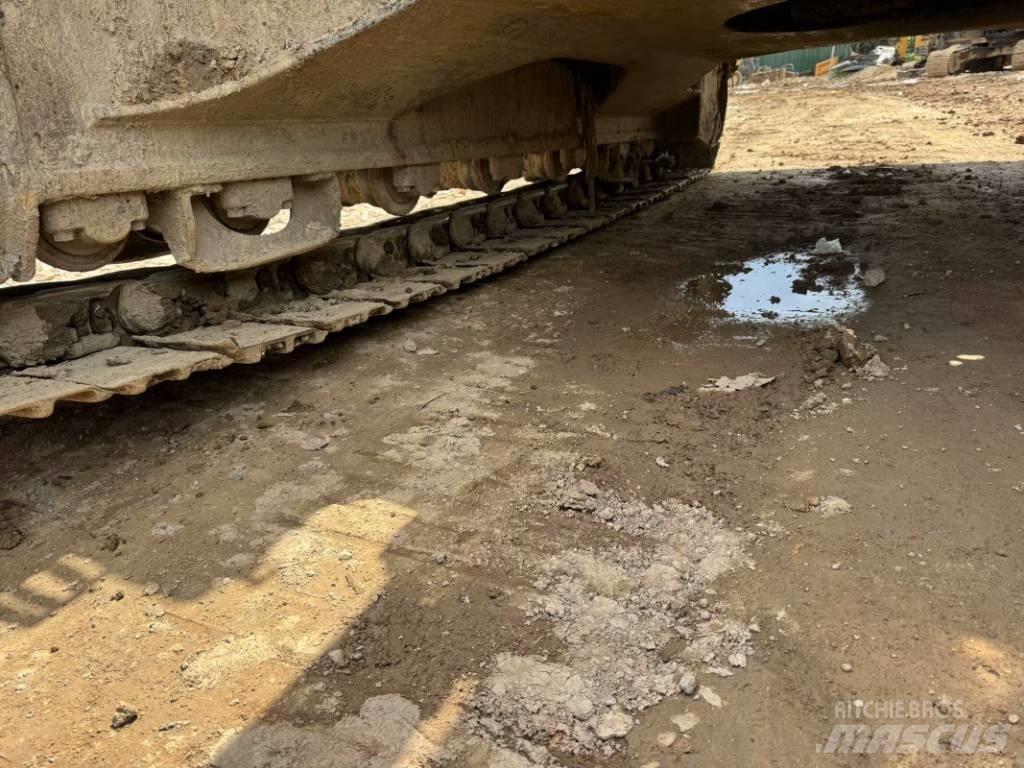 Sumitomo SH200 Crawler Excavators