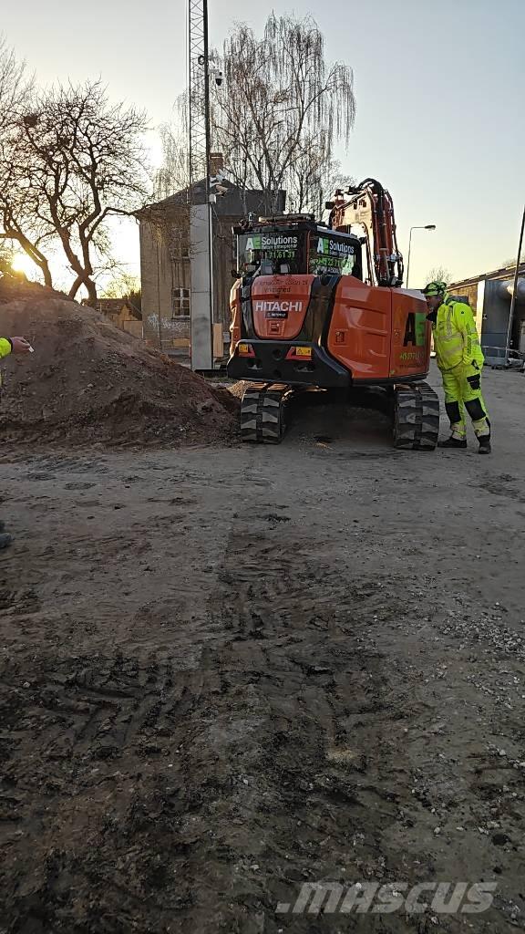 Hitachi ZX 95 USB - 7 Midi excavators  7t - 12t