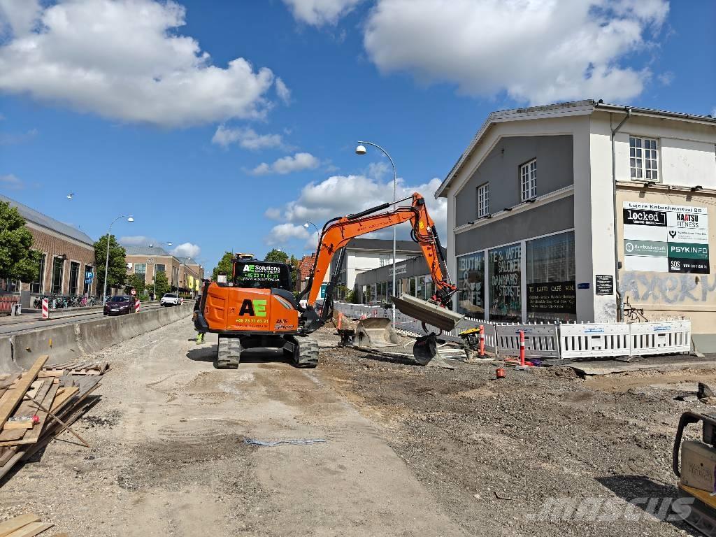 Hitachi ZX 95 USB - 7 Midi excavators  7t - 12t