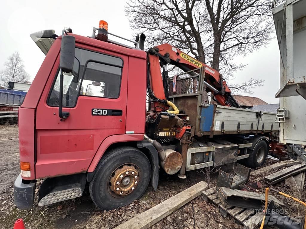 Volvo FL7 Crane trucks