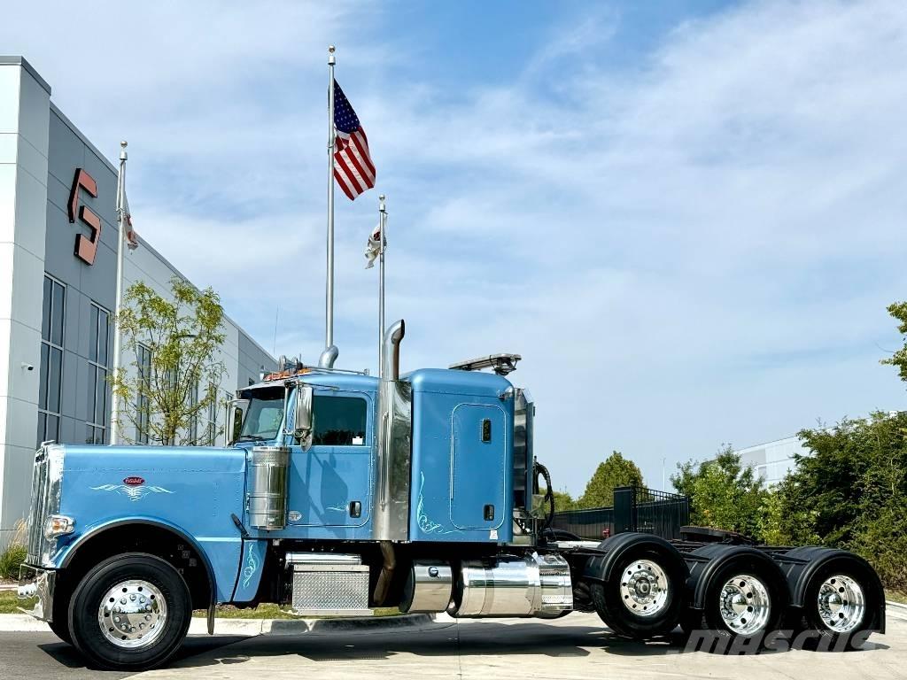Peterbilt 389 Conventional Trucks / Tractor Trucks
