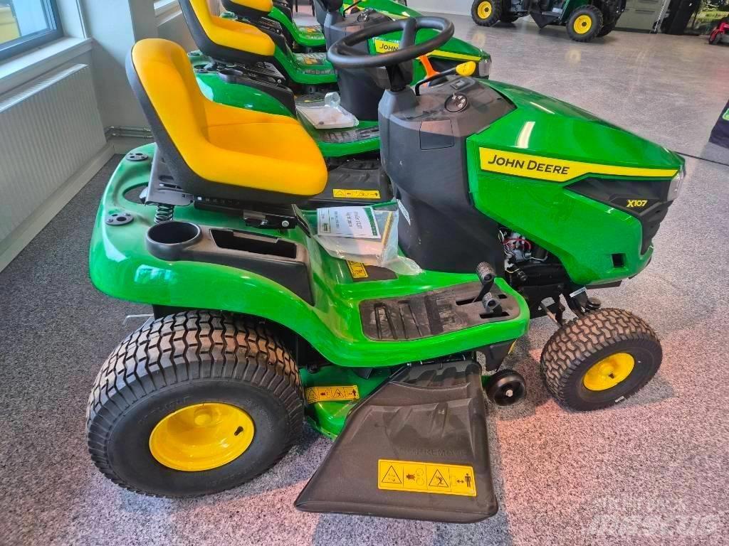 John Deere X 107 Riding mowers