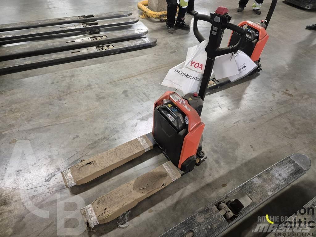 Toyota LHE130 Medium lift order picker